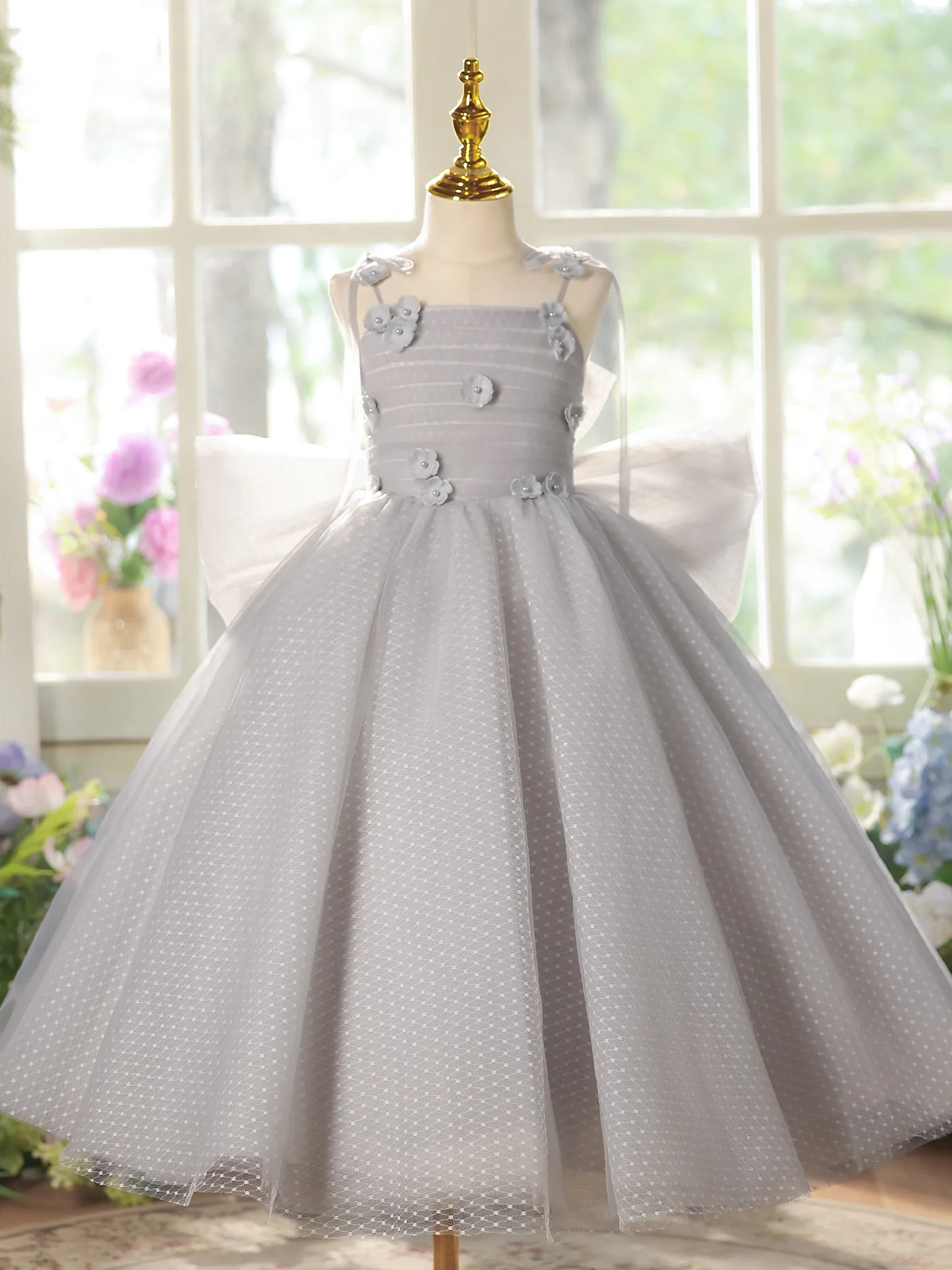 

Custom Flower Girl Dress for Wedding First Christmas Party with Spaghetti Straps 3D Floral Appliques and Polka Dot Tulle Skirt