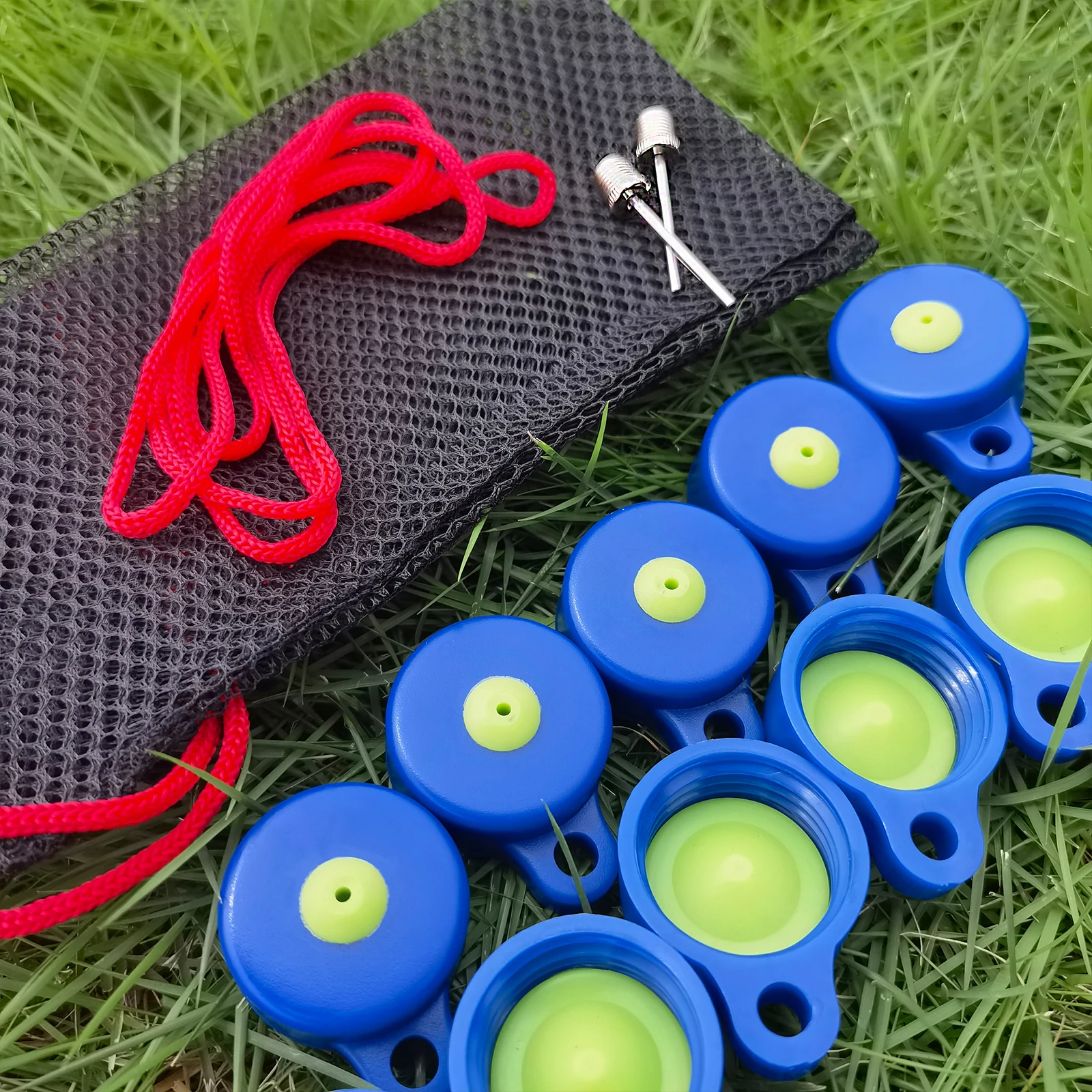 The outdoor shooting visual effect can be increased by the repeated use of high-pressure inflatable bottle cap target 10-pack