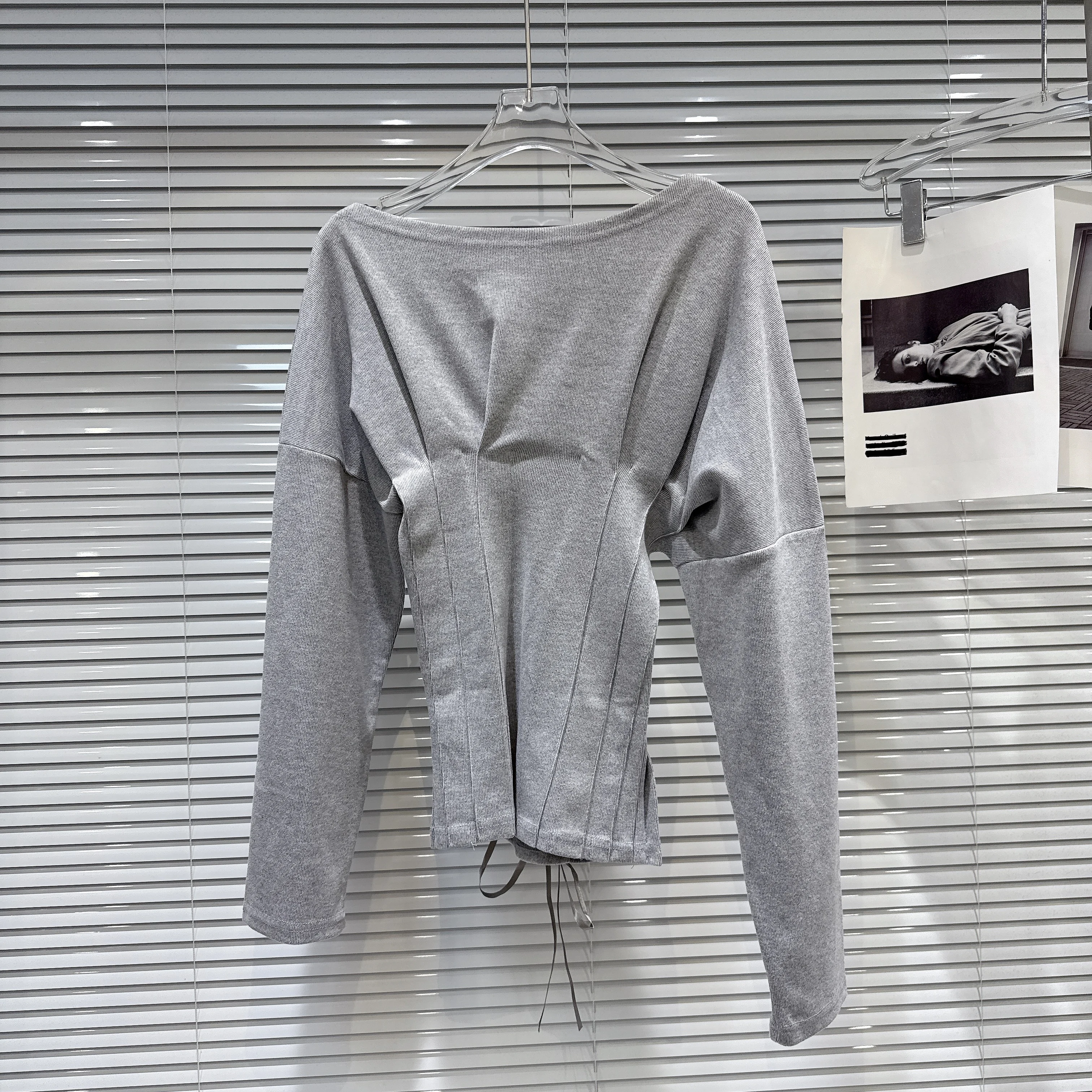 

2025 Autumn Slim Fit Long Sleeve Sweet Cool T Shirt Women Y2K Style Tie Design