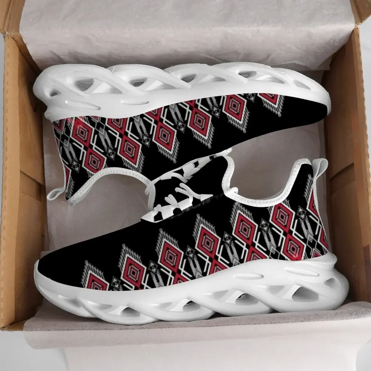 รองเท้าผ้าใบลำลองสำหรับผู้ชาย น้ำหนักเบา สวมใส่สบาย เหมาะสำหรับคริสต์มาส กันลื่น รองเท้าเดิน รองเท้ากีฬา รองเท้าฝึกซ้อมบุขน