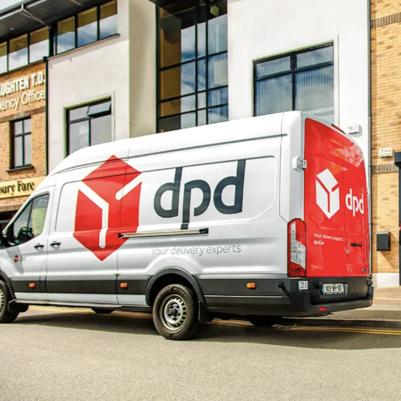 DHL UPS FedEx DPD costo de envío diferencia de precio tarifa adicional necesita actualizar Hub, radios, actualización de envío o agregar accesorios