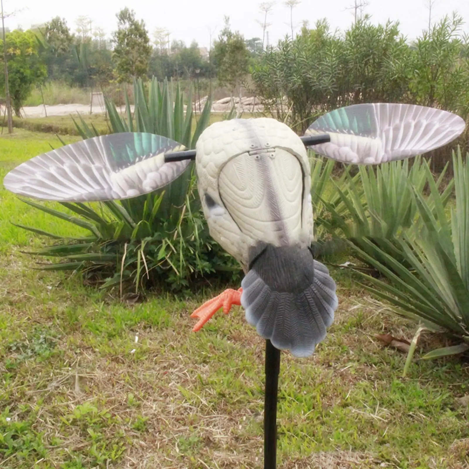 Hunting Duck Decoy SpinningWing Motion Duck Decoy Battery Powered Smoother Quieter Remote Controller Electric Duck Decoy