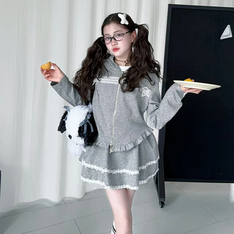 

Детские осенние комплекты для девочек-подростков, кружевное лоскутное пальто с капюшоном на молнии для девочек-подростков, юбка для маленьких девочек, комплект из двух предметов для маленьких девочек