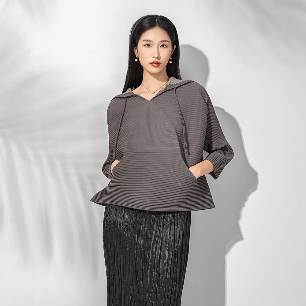 Miyake Pleated Hooded Sweatshirt, High-end, Thick Material, Loose, Fashionable, Casual, Versatile and Elegant Top