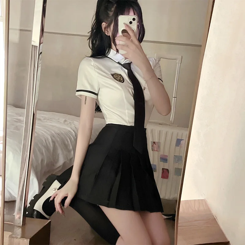 Bianco ort Sve irt e gonna a pieghe JK orm Set due pezzi Preppy School orm Sle Faionable Ensemble da donna