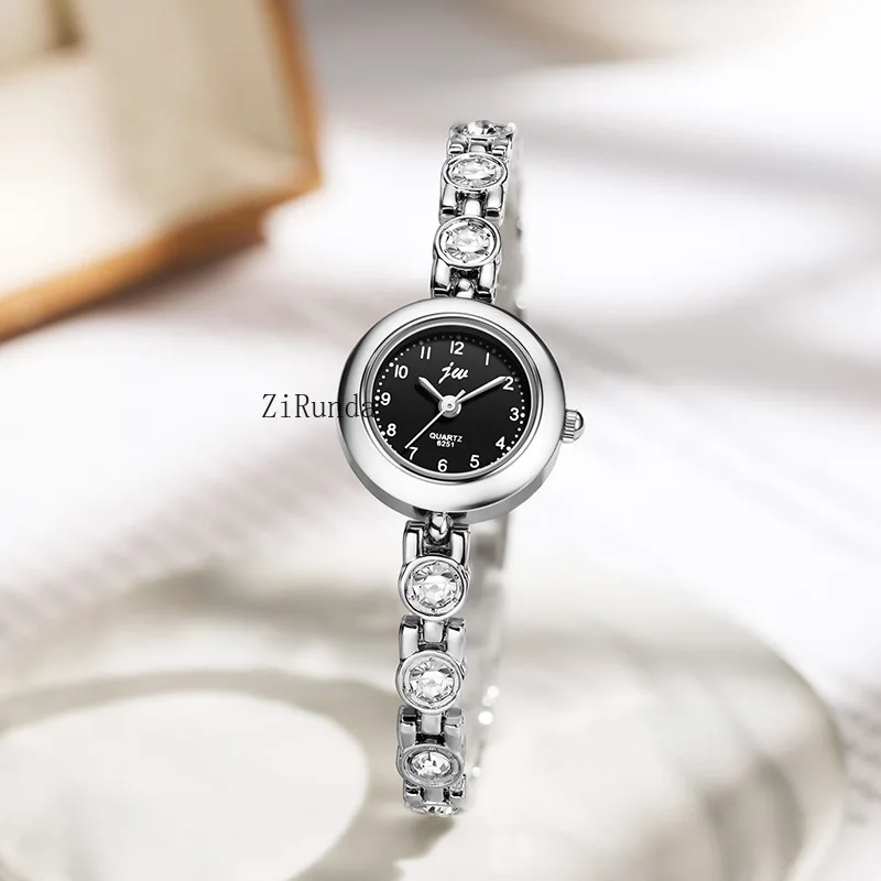 ساعة يد نسائية فاخرة وحساسة بسوار أنيق مقاومة للماء مصنوعة من خليط معدني صغير مقاوم للماء كوارتز ممتازة