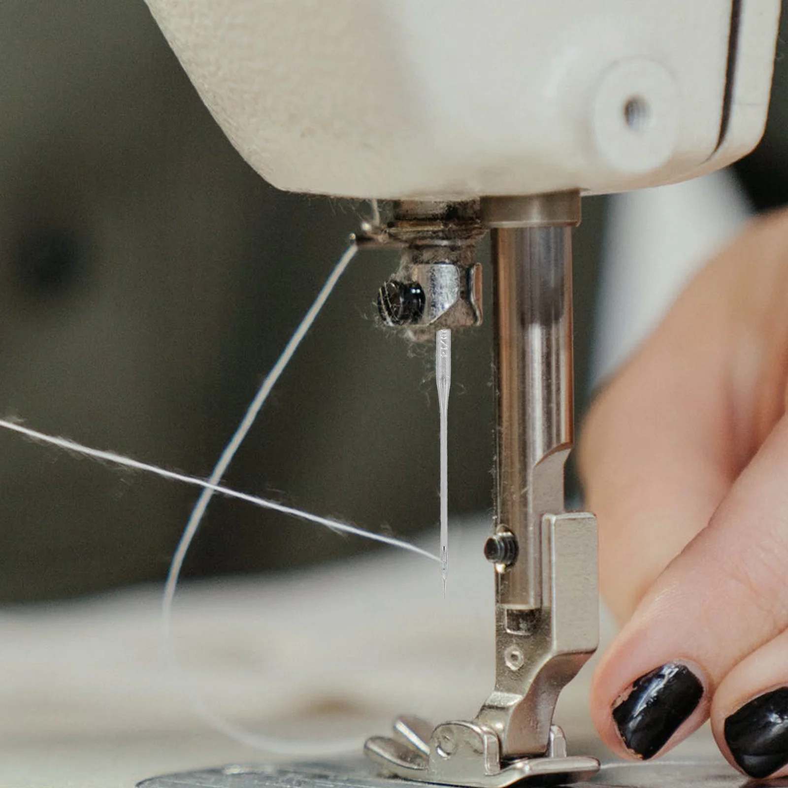 

50pcs Machine Needles 90/14 Heavy Duty For Thick Fabric Denim Canvas Jeans Regular Point Quilting Embroidery Compatible