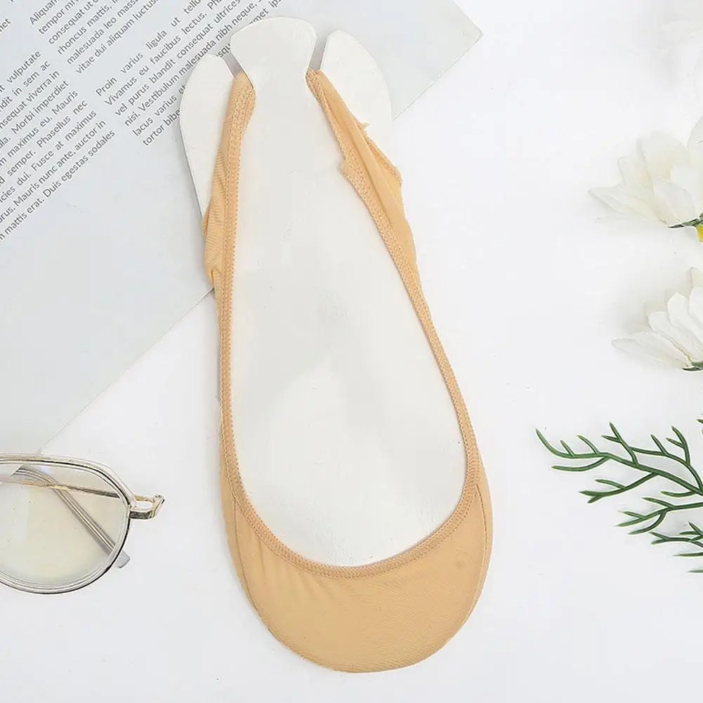 Invisible Cotton Pad Boat Socks Women's Summer Shallow Mouth Socks for High Heel Shoes Non-Slip Invisible Half Socks with Straps