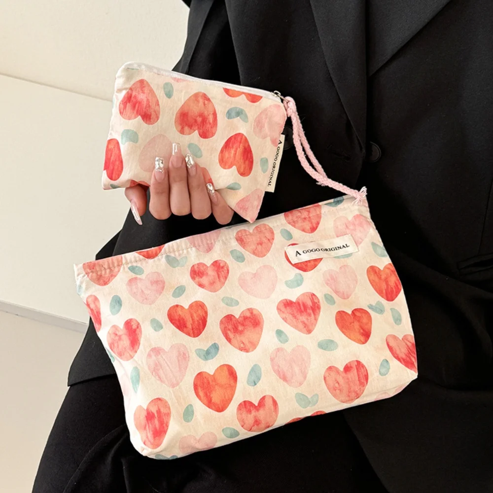 Square Cosmetic Bag Lightweight Cosmetic Bag Heart Pattern Bag Romantic For Coin Pouch Luggage Accessory Holder