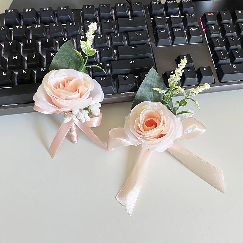 Boyfriend Boutonniere Prom Wedding Accessories Wrist Corsage Bracelet dla kobiet Małżeństwo Mężczyźni Buttonhole Flowers Sztuczne róże