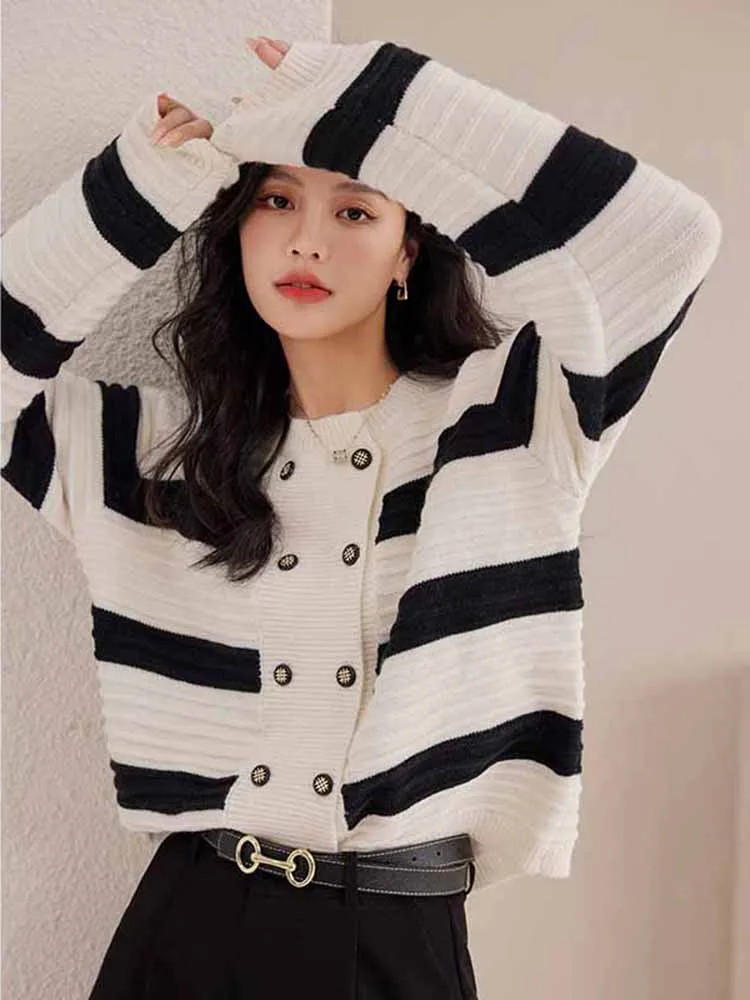 Autumn New Women\'s Casual Round Neck Sweater Button Stripe Long Sleeved Short Coat Lazy Style Knitted Cardigan