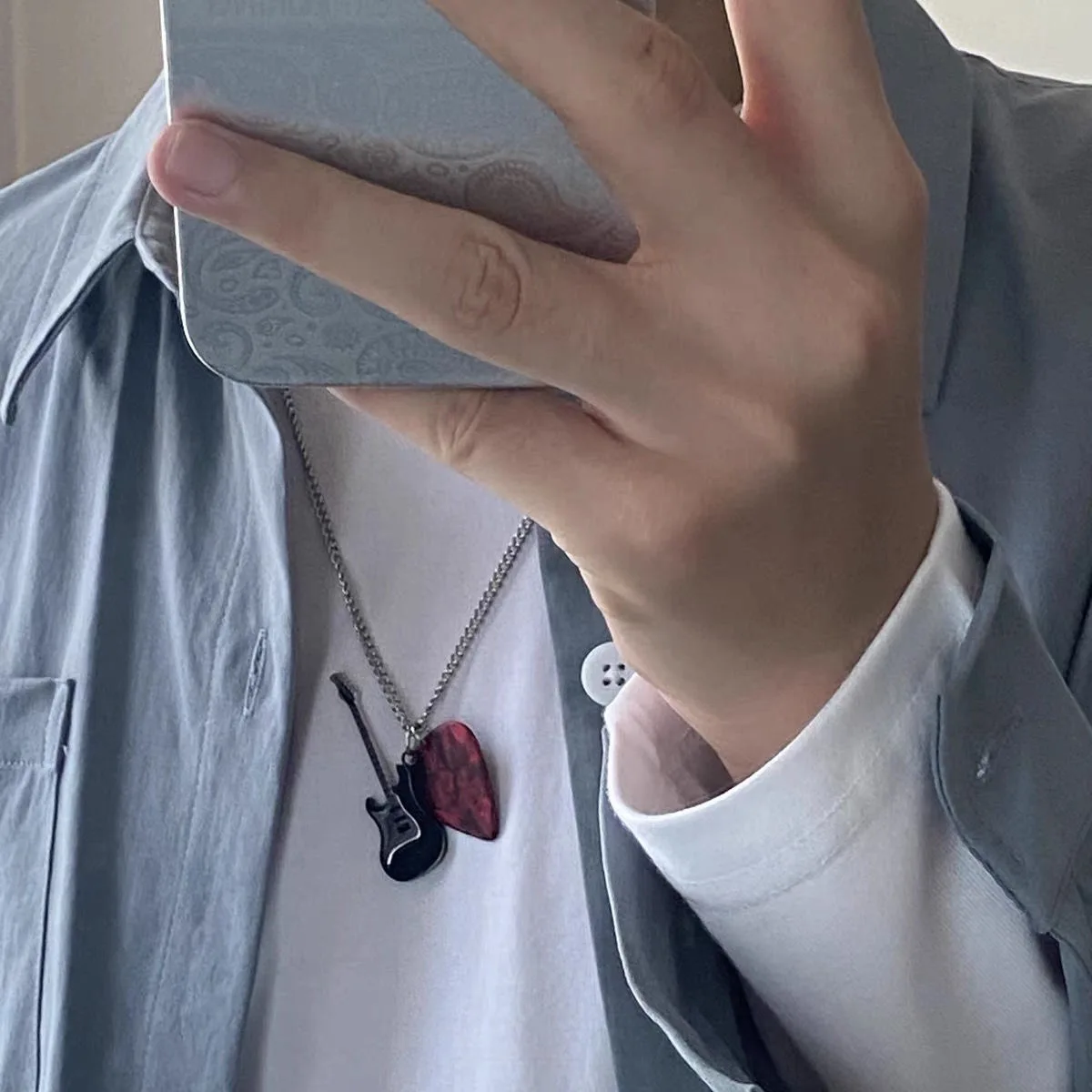 

Punk Rock Guitar Pick Necklace Men's Fashionable Sweater Chain Unique Hip-Hop Couple Pendant Necklace