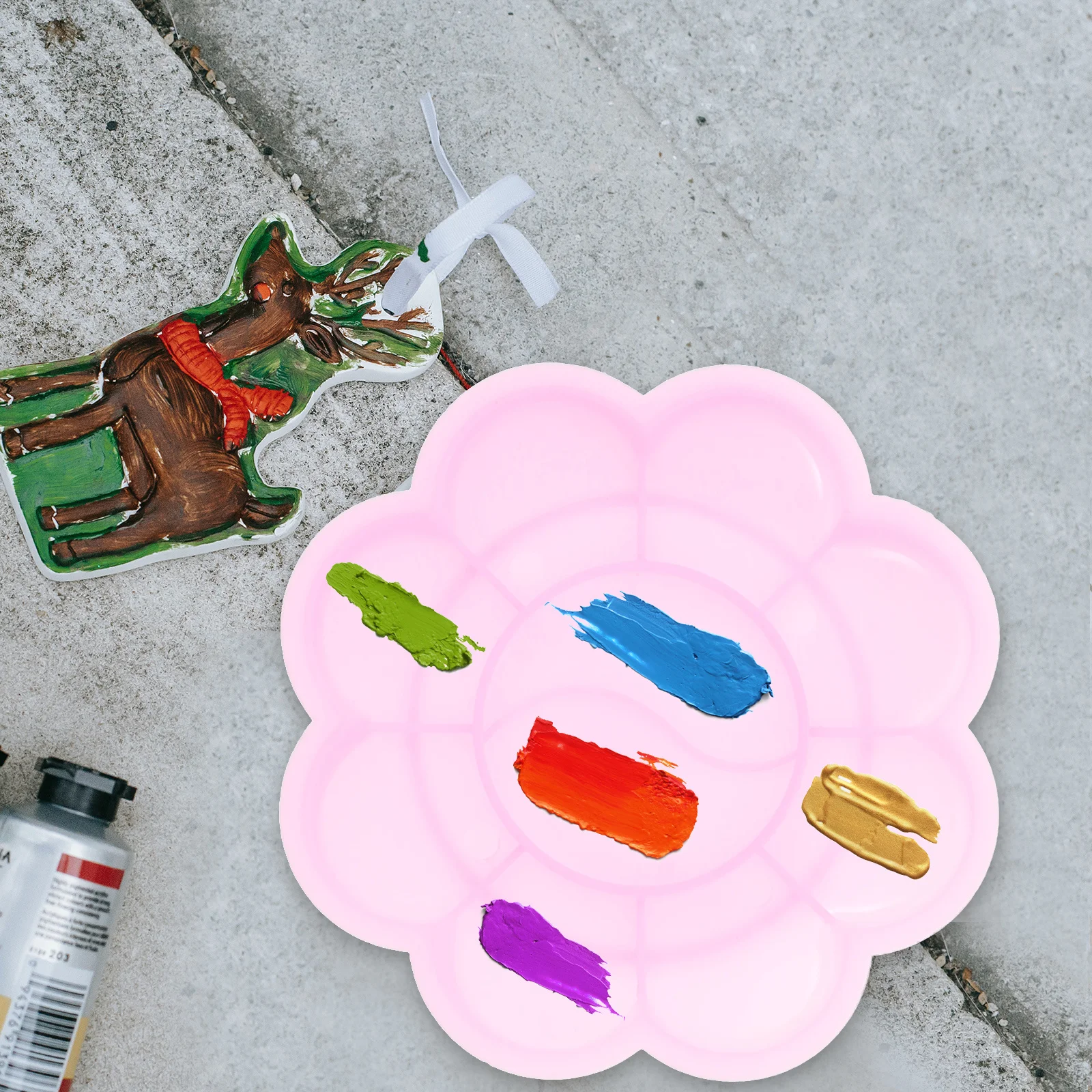 

100Pcs Flower Shaped Plastic Color Mixer Trays Lightweight Durable Art Supplies Easy Clean DIY Painting Tools Plastic Pallets