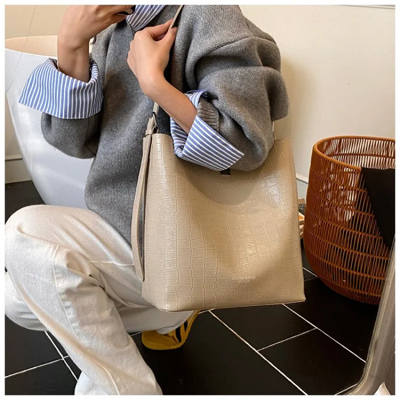 حقيبة كتف للسيدات مصنوعة من جلد البقر، قابلة للتنفس، راقية، عصرية، خفيفة الوزن، مظهر يومي #3