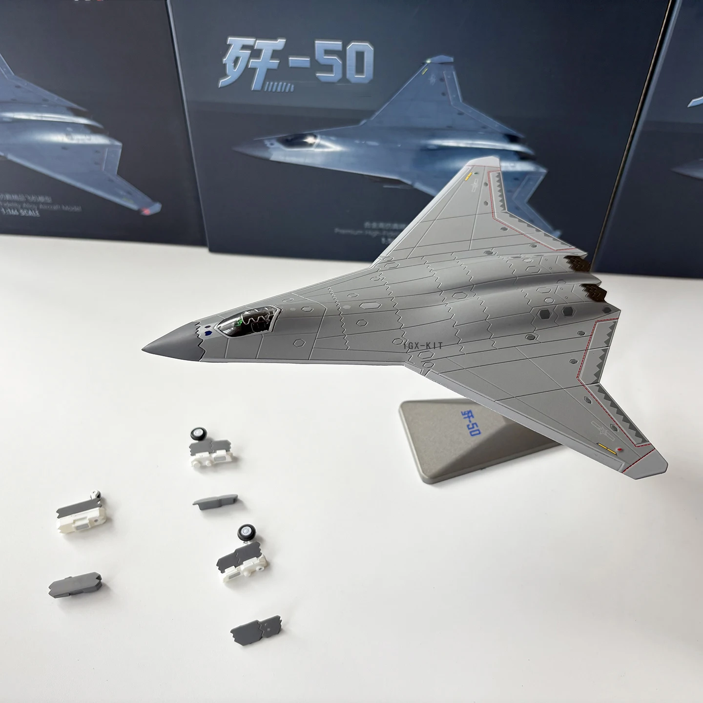 1:144 Scale China J50 Fighter - огляд і ціна Model Kit Plane