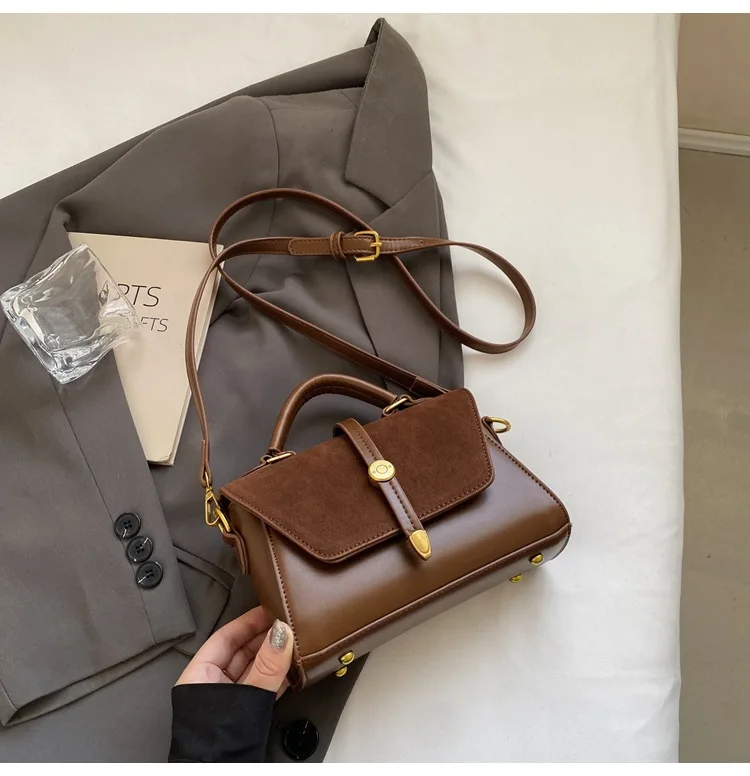 Elegant Faux Handbag with Adjustable Strap Golden-Tone Hardware and Flap Closure - Trendy Commuting Hobo Crossbody Bag for Women