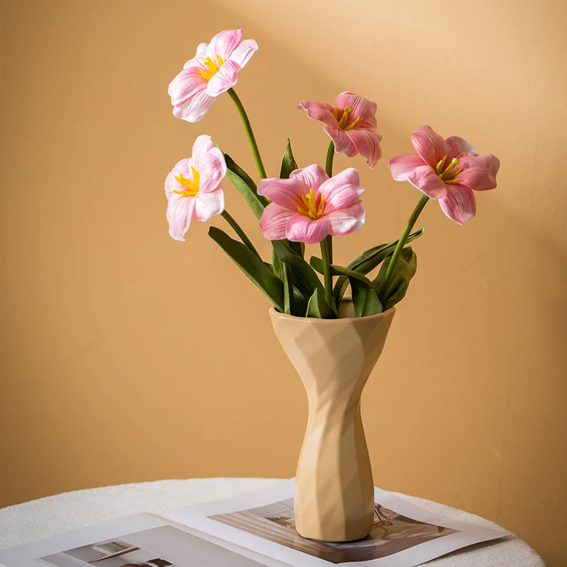 Modern living room desktop porcelain vase