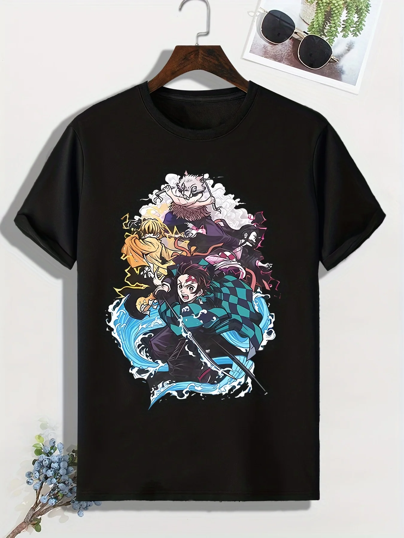 

Anime Character Print, Men's Graphic Design Crew Neck Novel T-shirt