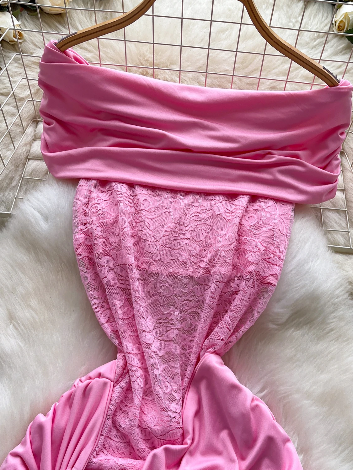 فستان قصير مثير مكشوف الأكتاف من الدانتيل من Foamlina فستان نسائي سادة بدون حمالات شفاف مرقع وشاح ربط مكشكش بقصة ضيقة للحفلات