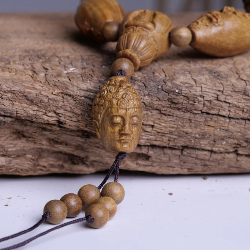 Argentinian Green Sandalwood Buddha Bracelet with Carved Thousand-Armed Avalokiteshvara, Unisex Handheld Meditation Bead Br