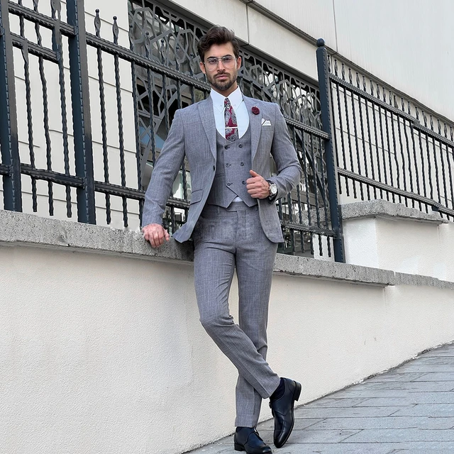 Trajes de hombre color gris sale