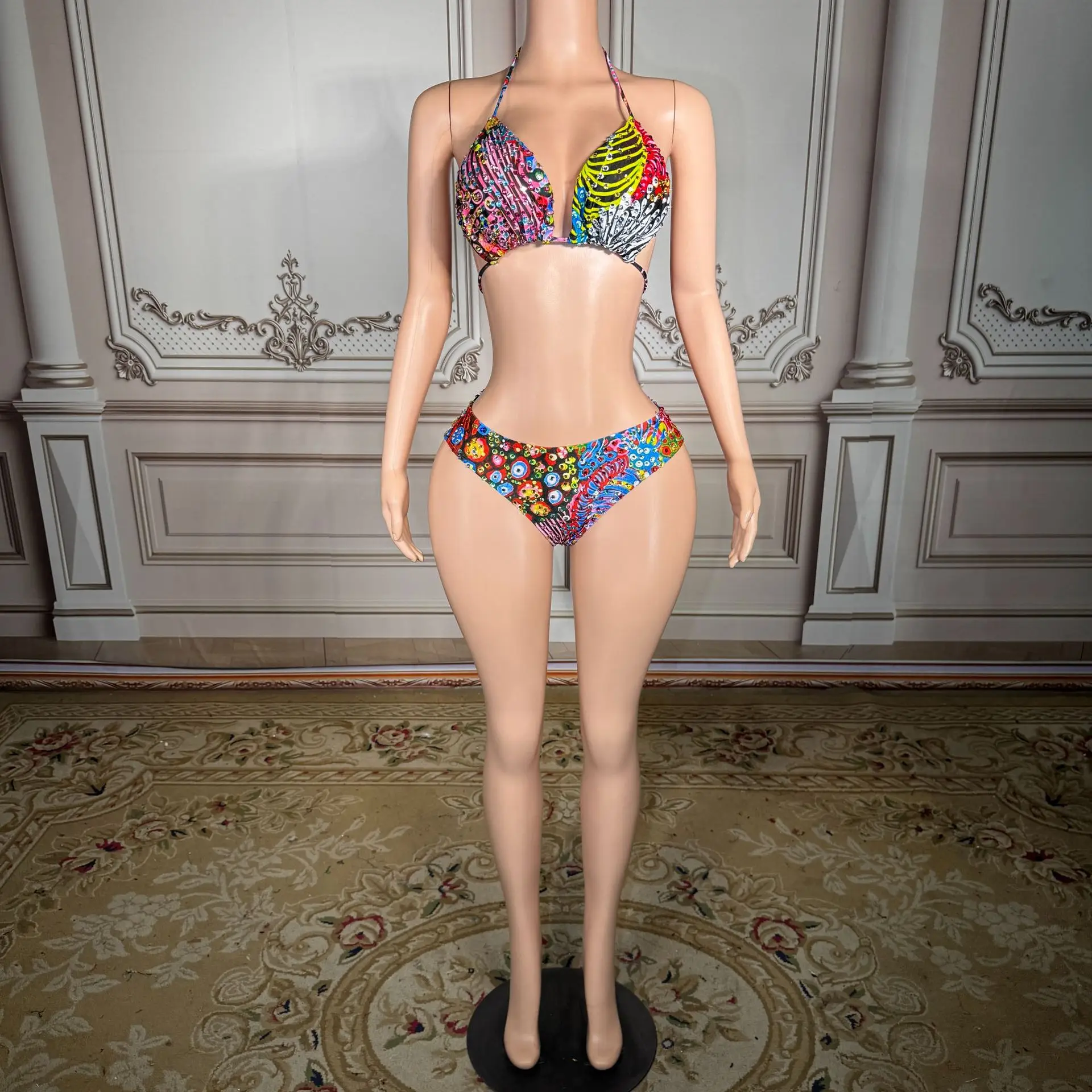 Colorful printed sequin backless bikini skirt three-piece set for hot girls in summer at the beach or on the sand swimwear