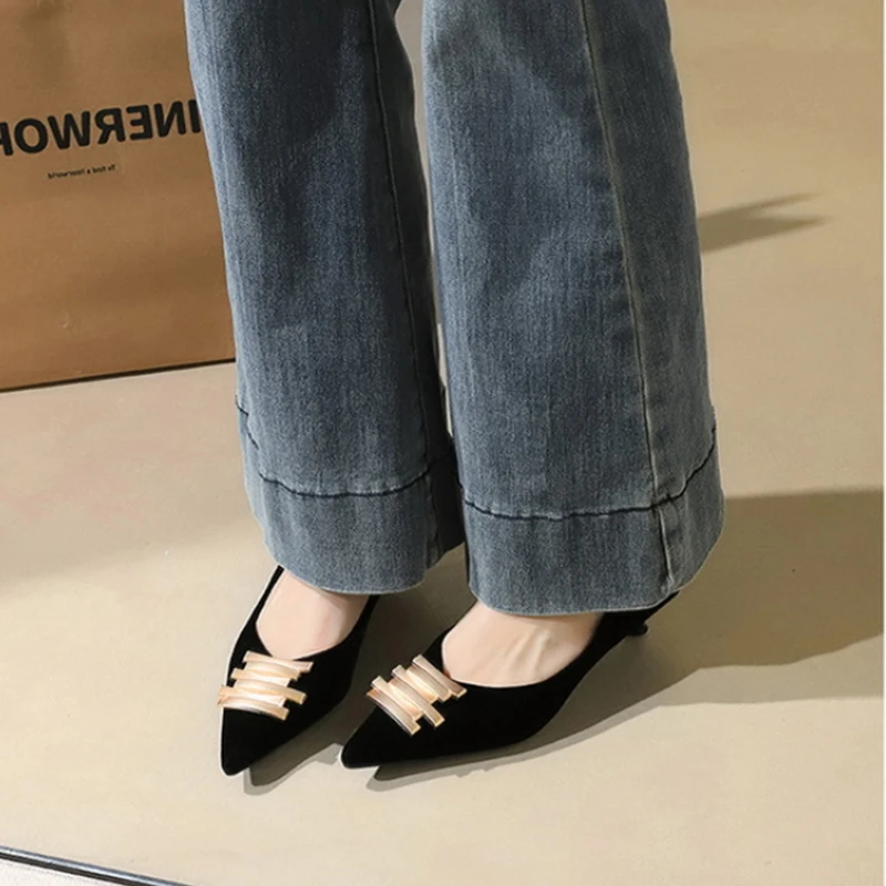 

Elegant Velvet Pointed Toe Kitten Heels With Pearl Ankle Strap Sophisticated Party Wedding Shoes Women Comfortable Low Heel