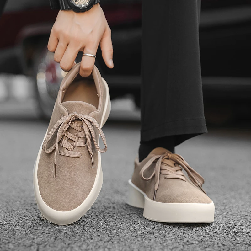 

Fashion Trendy Skateboarding Shoes Men Lace Up Leather Sneakers Outdoor Casual Shoes Luxury Brand Designers Men Moccasins