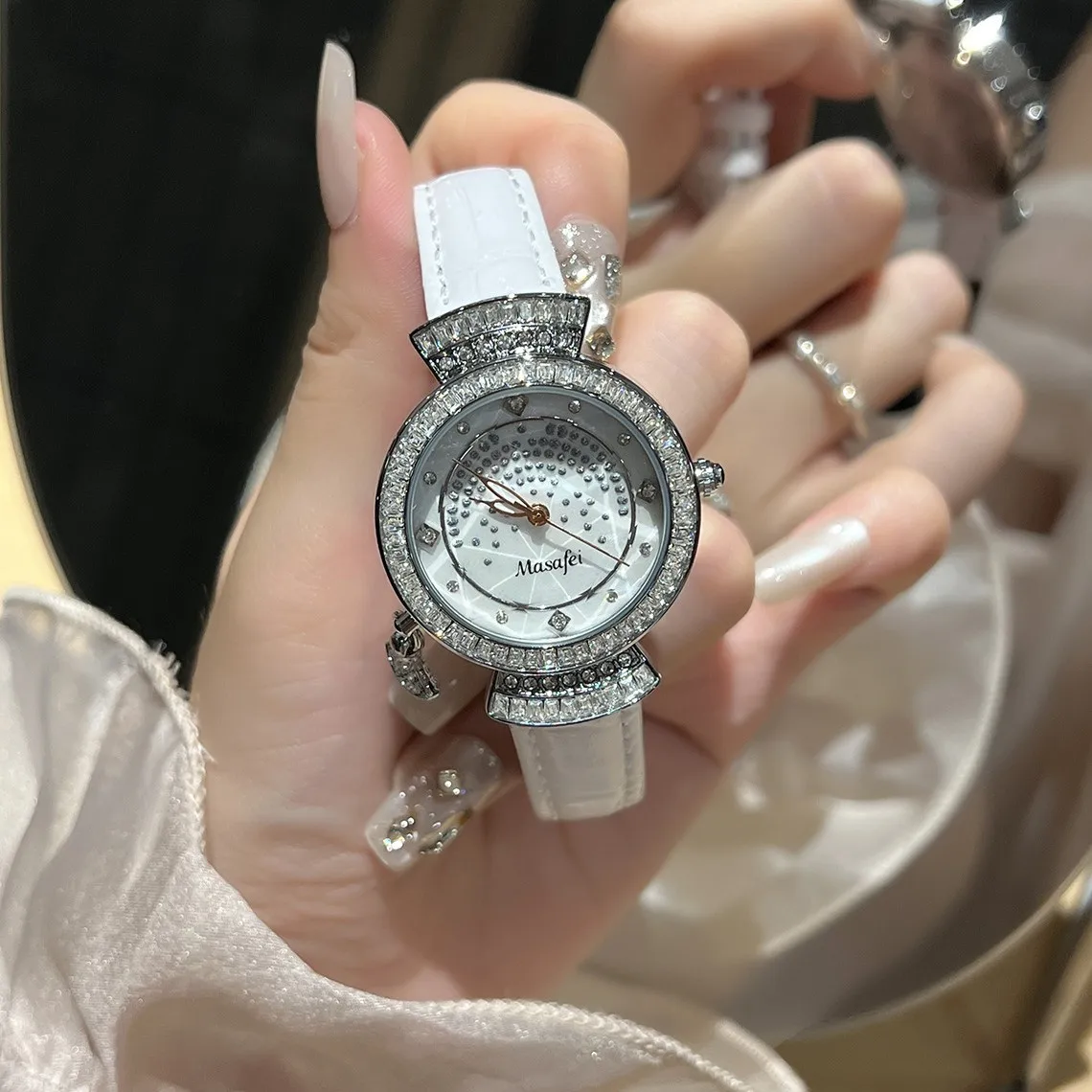 Women's Quartz Watches Diamond Pendant Inlaid Diamond Dial Watch Various Colors Leather Strap Optional Waterproof Clock Gifts