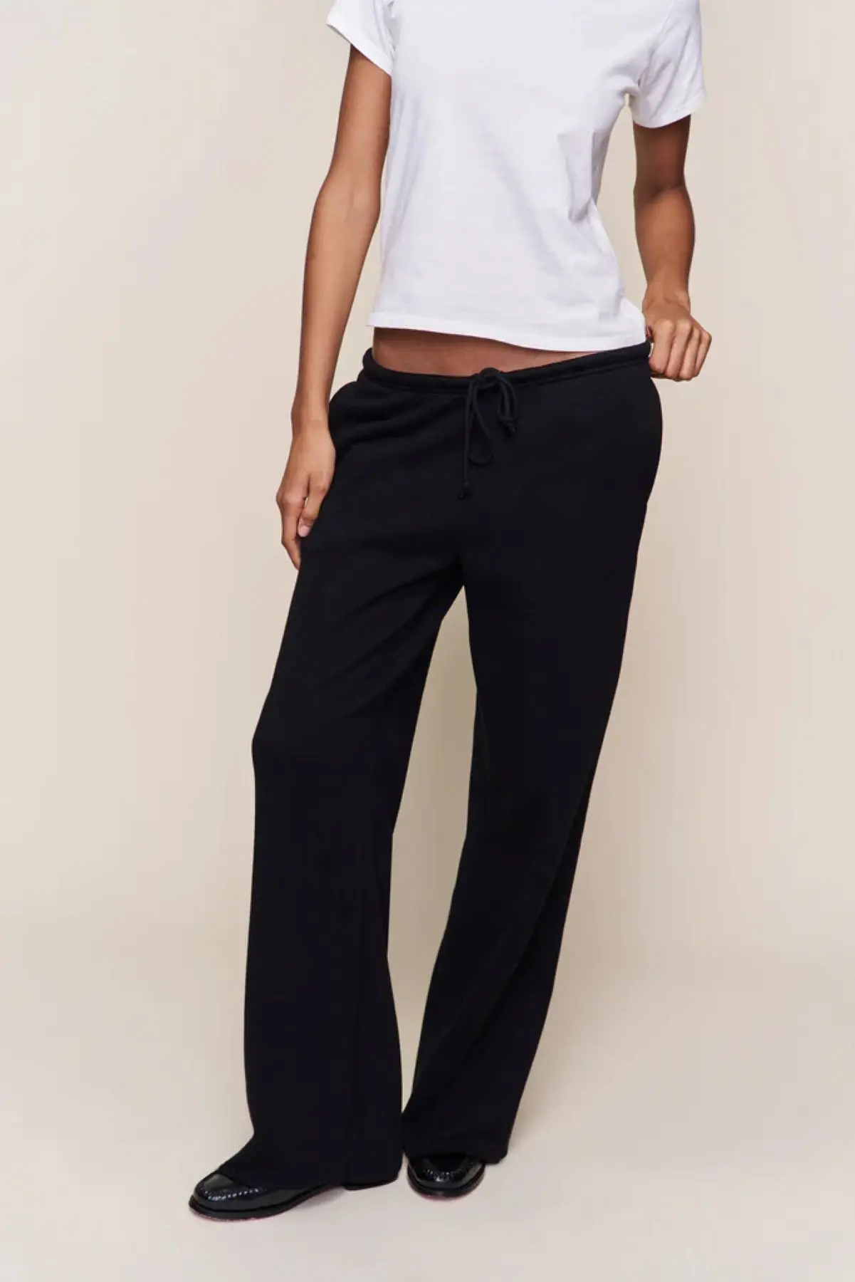 Guizi Black Autumn and Winter Long Wide-Leg Sweatpants, Elastic Waist Floor-Length Casual Pants, Pure Cotton Lining with Brushed Material, Double Pocket Design, Warm Sports Pants