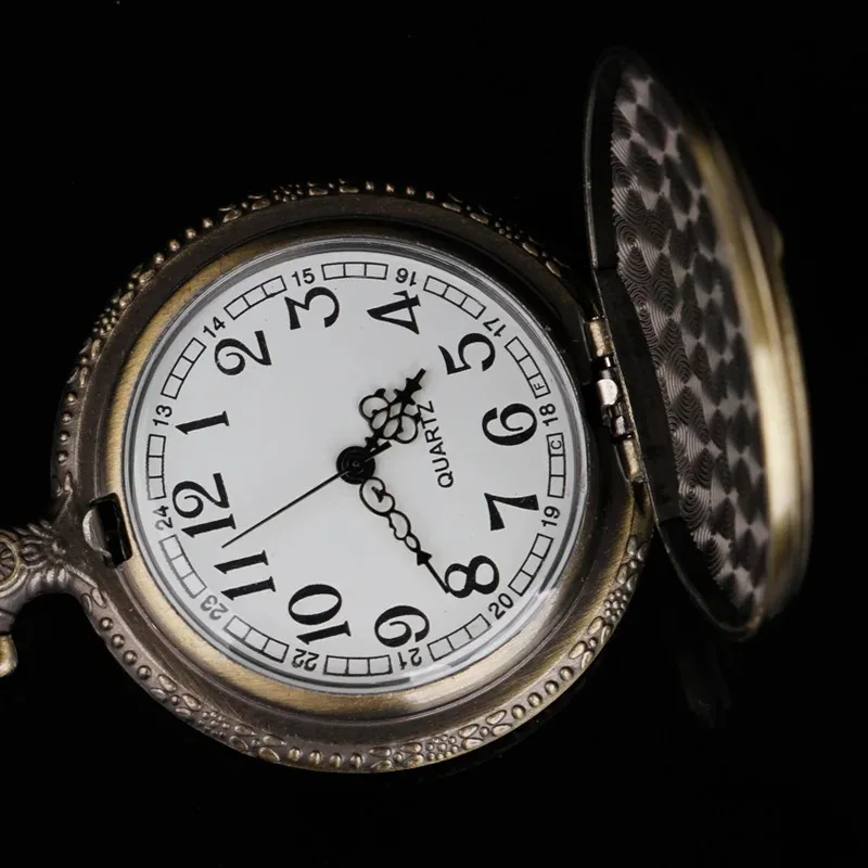 الكلاسيكية العتيقة قطار البخار الإغاثة كوارتز ساعة الجيب الرجال والنساء قلادة ساعة Steampunk موضة هدية الملحقات