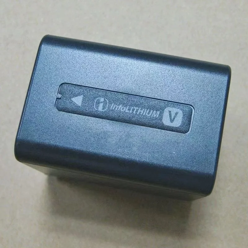 Original NP-FV70A FV70A 7.3V 1900mAh Camera Battery For Sony FV50A AX700 AX45 60 AX100E AXP55 EAX40 BC-TRV Battery Charger