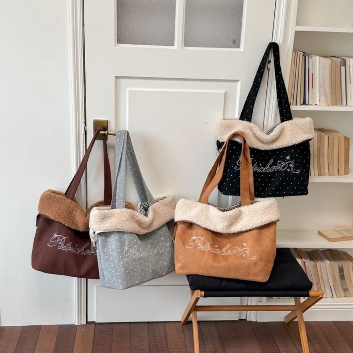 Women's Double Sided Wear Tote Bag Fuzzy Fur Collar Splicing Shoulder Bag Large Capacity Retro Relaxed Commuter Handbag