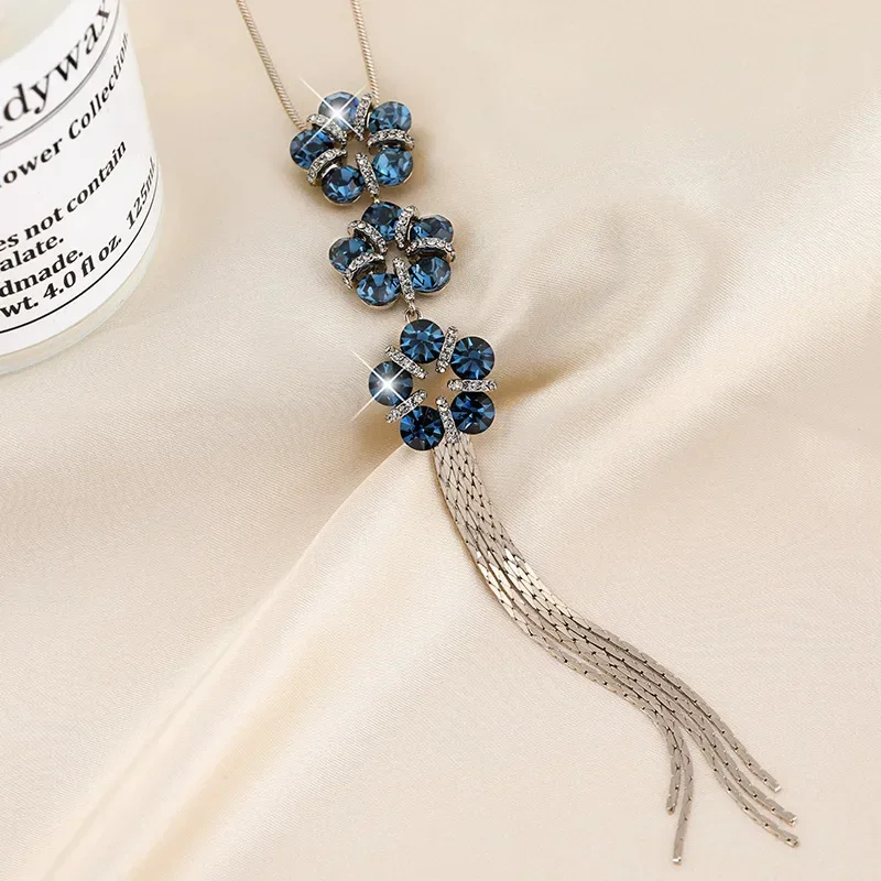 

2025 New flowered tassel sweater chain, a fashionable long necklace for women