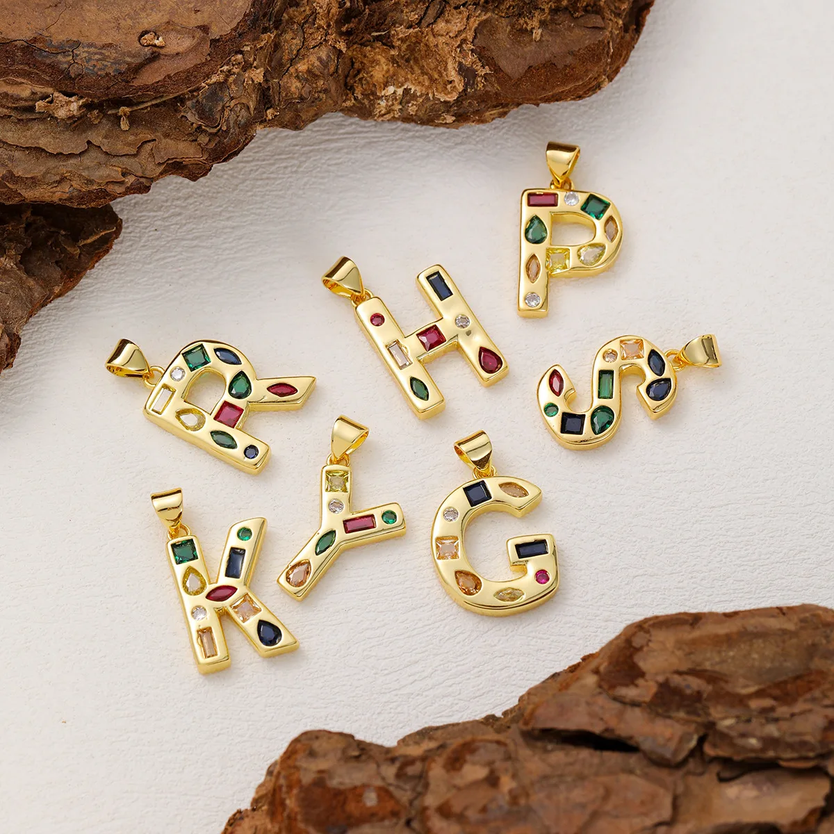 2025 新カラフルなジルコン絶妙な銅ゴールドメッキペンダントミニマリスト鎖骨チェーン A-Z バルーンレターネックレス女性のための 26 文字 18K ネックレス