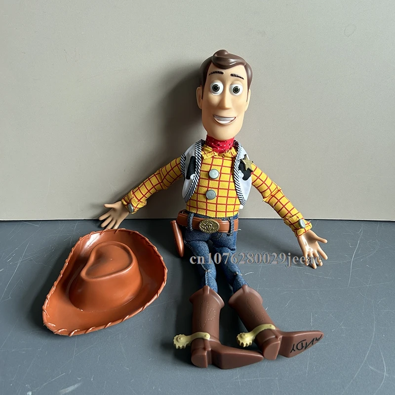 Disney Toy Story 4 Sceriffo parlante Woody Jessie Buzz Cuore rosso Cavallo Cartoon Slinky Dog Parlante Action Figure Doll Regalo di compleanno
