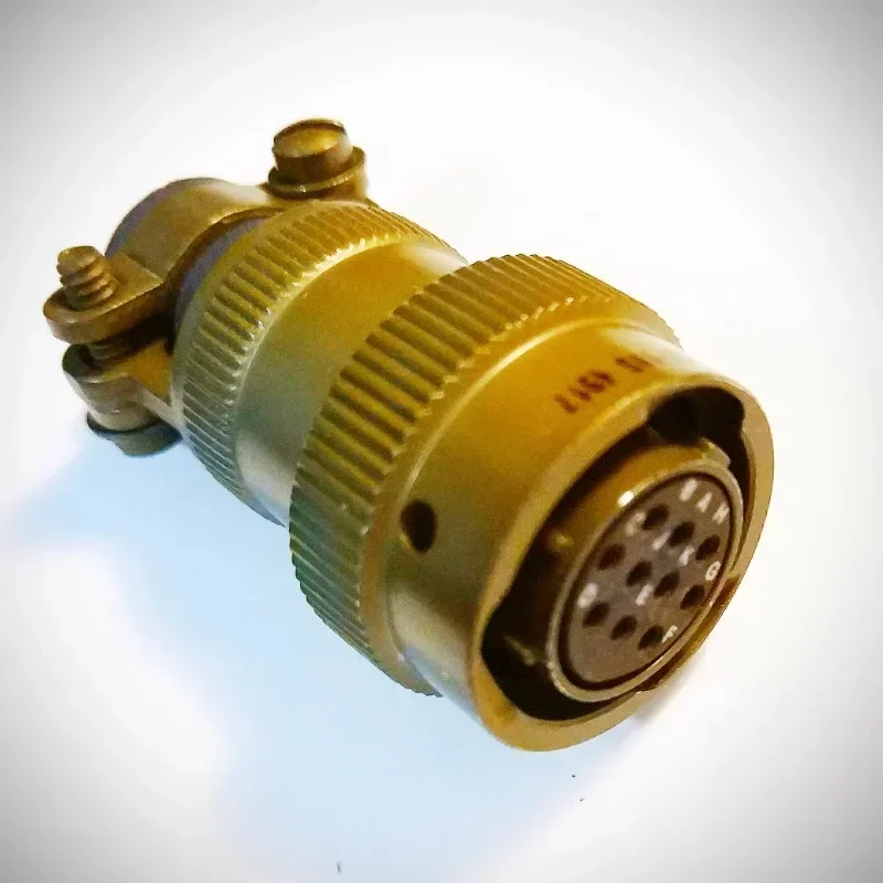 Замените AMPHENOL PT06A/E/PTO2 62IN-16F-12-10S MS3116F12-10S