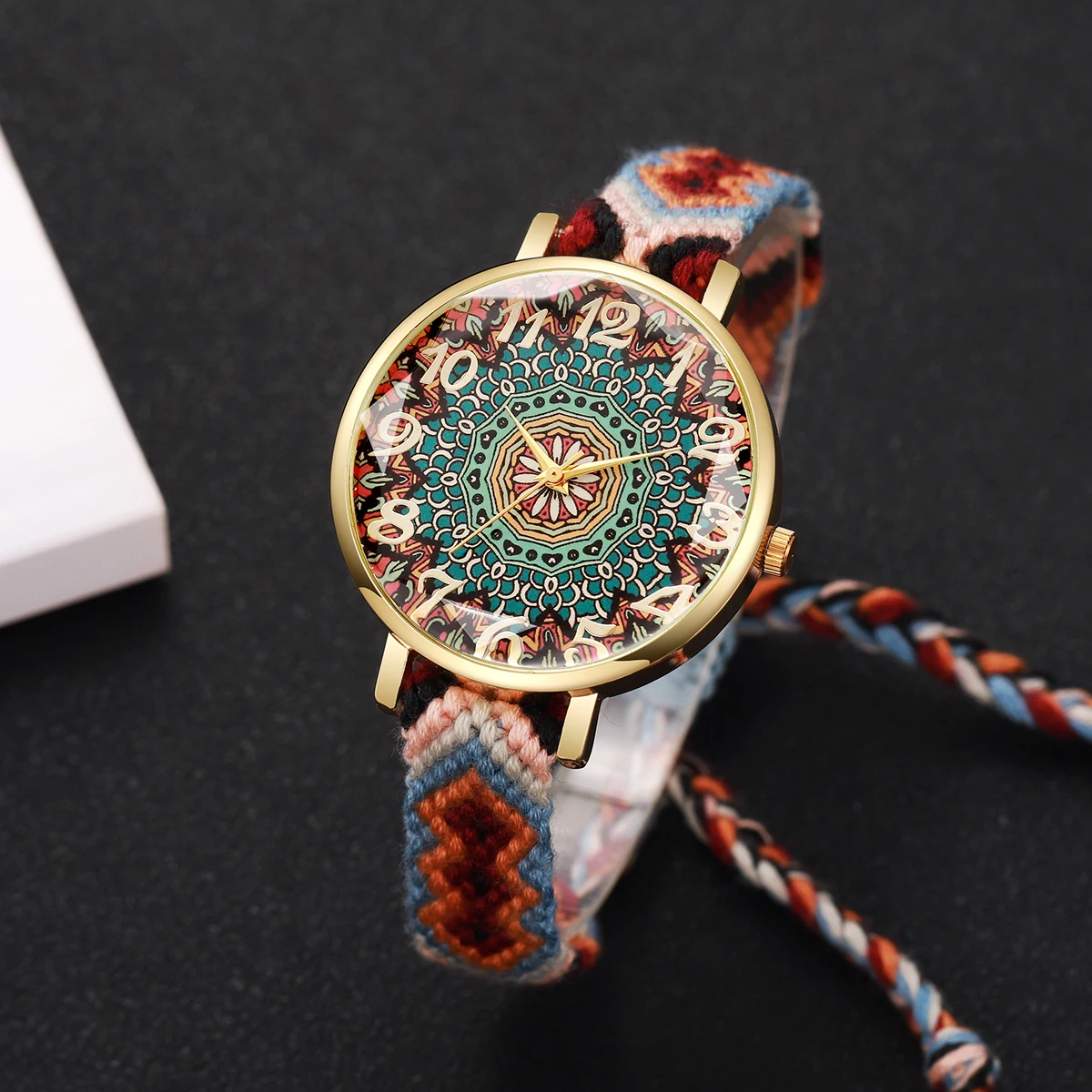 1pcs Women's Gift Watch Fashion Casual Personalized Digital Scal Dial Trendy Classic Quartz Watch ( Box Not Included)