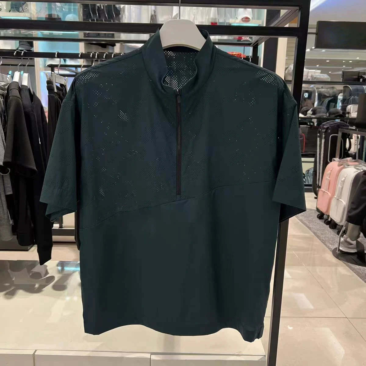 2026 New Men Golf Short Sleeve Jersey Stand Collar Zipper Slim Fit   Versatile Athletic Casual  Top for Golf Outdoor Daily Wear