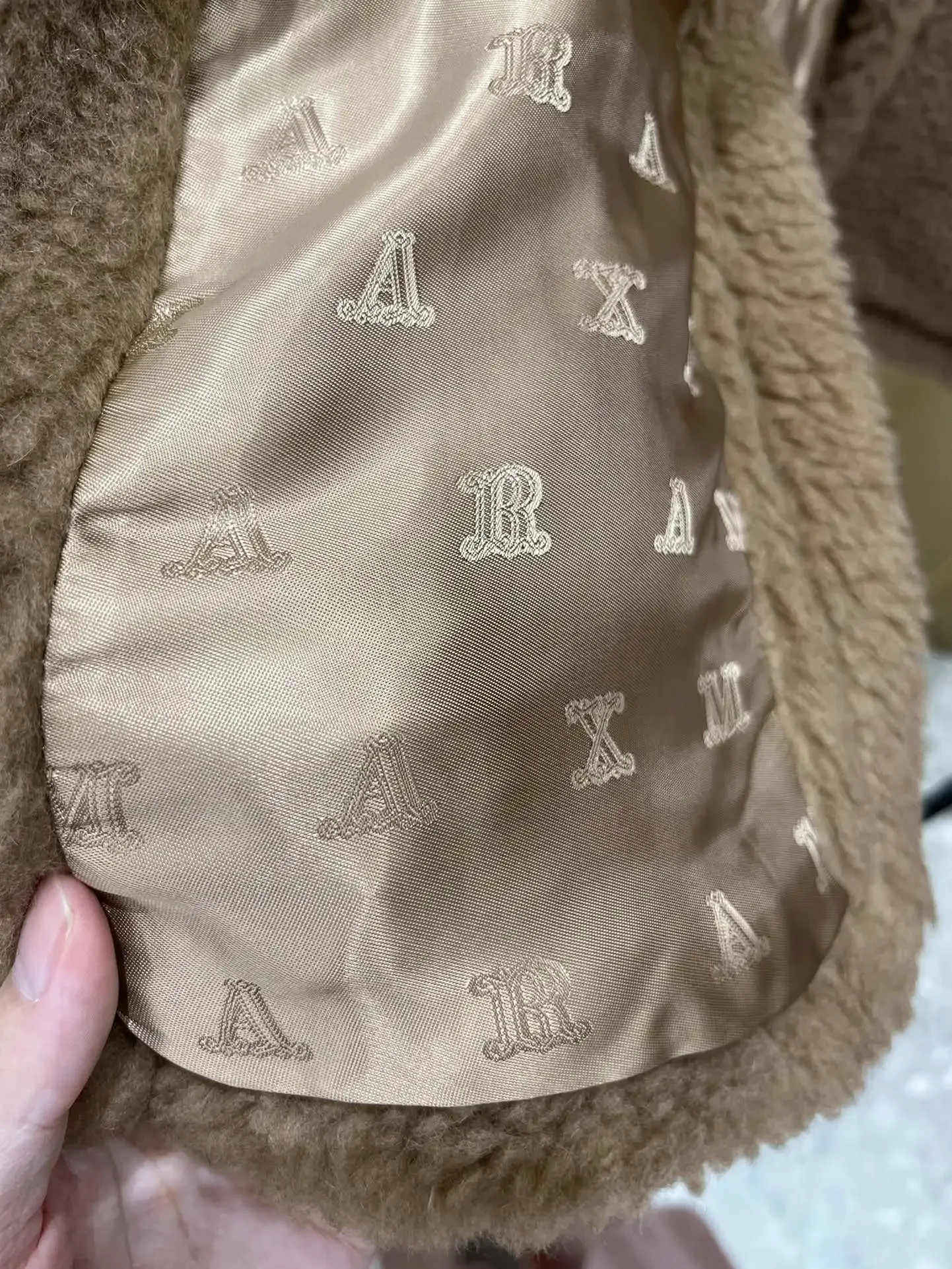 MAX-chal de oso de peluche para mujer, chaqueta de Camel, abrigo de lana de oveja, solapa corta, seda de Alpaca, chaqueta de moda de alta gama, Otoño e Invierno