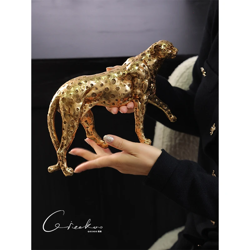 Light luxury high-end desktop art lucky leopard ornament home decoration