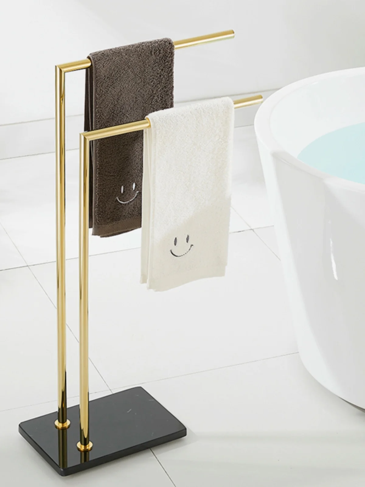 All-copper towel rack, bathroom rack, light luxury gold marble bathroom, bathtub floor-to-ceiling vertical hanging towel rack