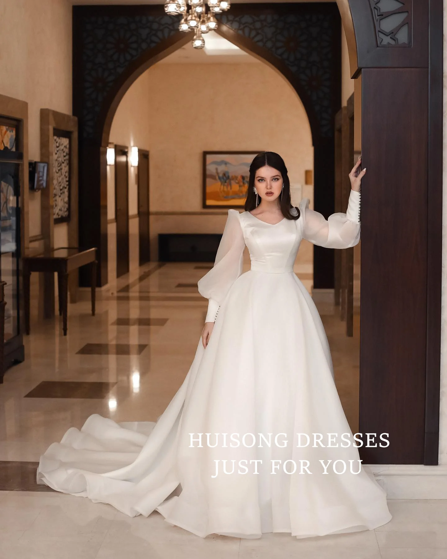 

HUISONG Customized Organza Wedding Dresses O-Neck Long Sleeves Muslim Bride Dress A-Line Modest Long Wedding Gown