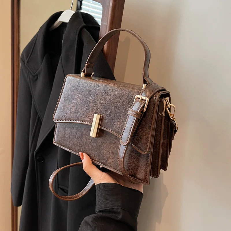 

Винтажная мини-квадратная женская сумка 2025 года, изысканная верхняя ручка через плечо, шикарная универсальная сумка, элегантная практичная ​