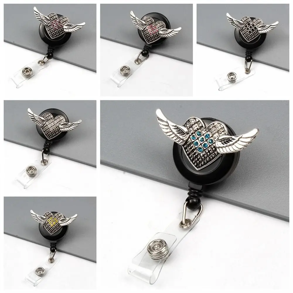 Держатель в виде крыльев сердца