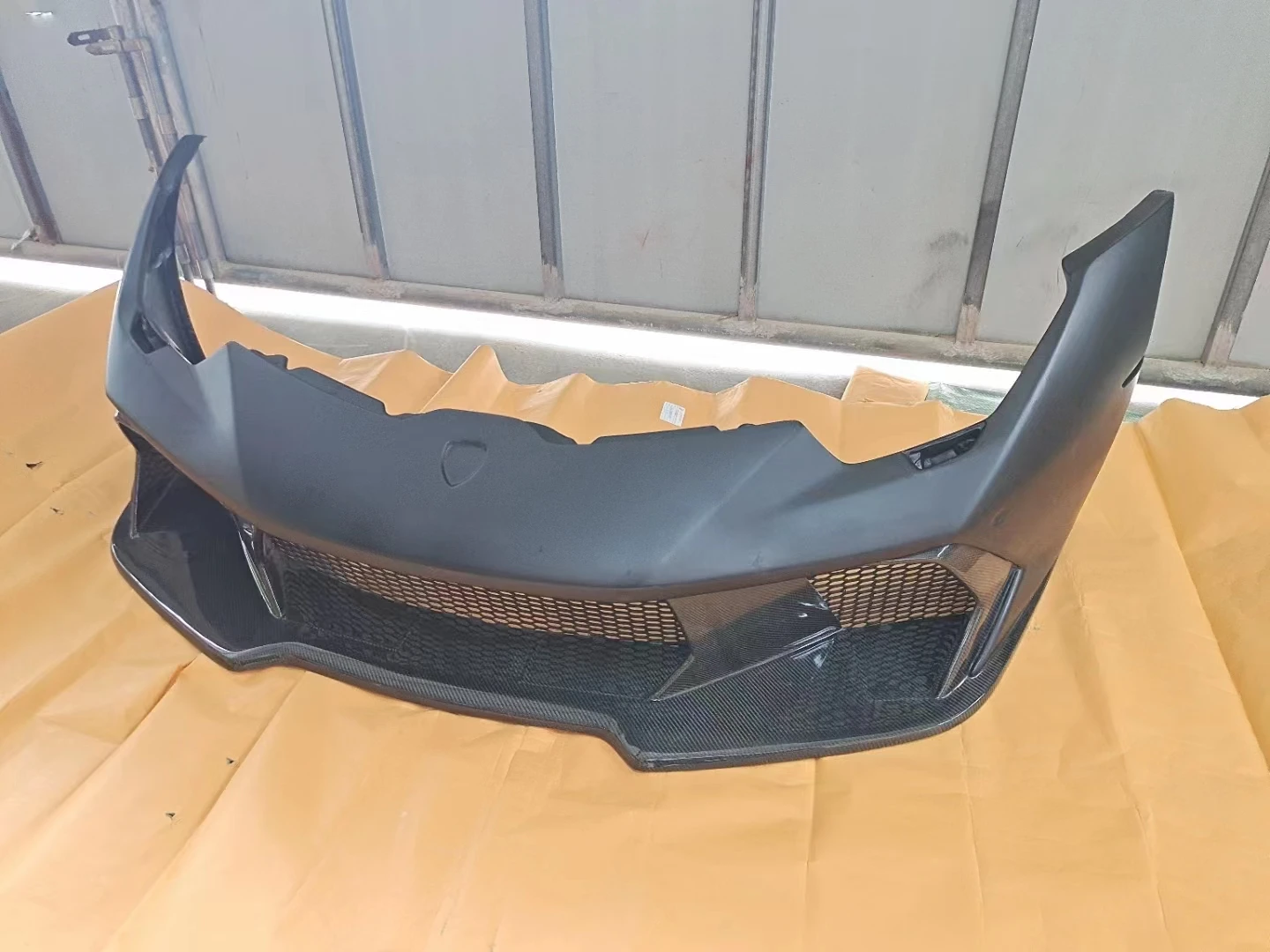 V style half carbon fiber front bumper for Lamboghini Huracan LP580 LP610 high quality