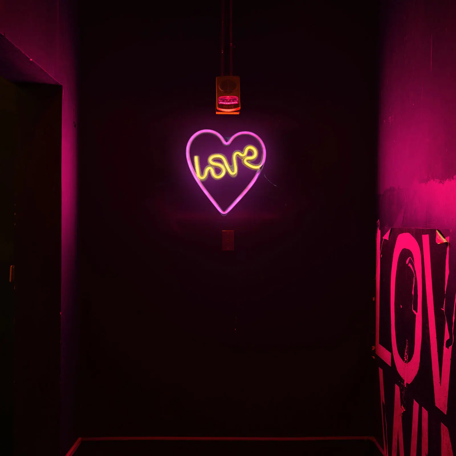 Heart Shape USB LED Neon Sign – Bedroom Night Light, Atmosphere Decor, Cool Glow Lamp for Room, Wall Art