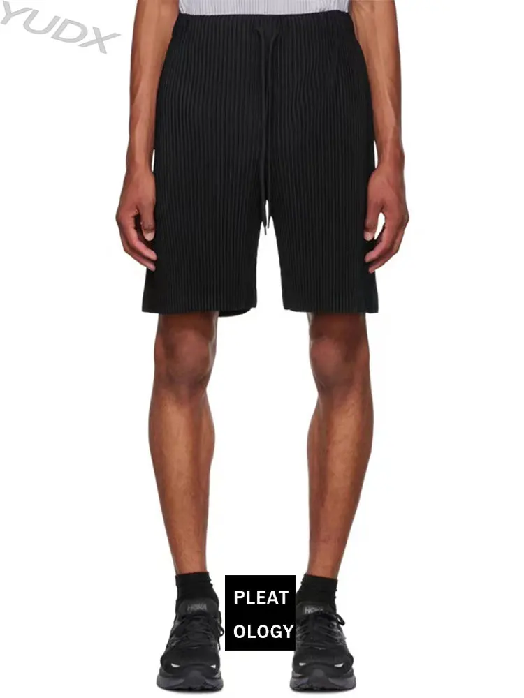 YUDX Miyake Pleated Men's Shorts 2023 Summer New Loose Casual Shorts Men's Black Five-point Pants Mens Shorts  Shorts for Men