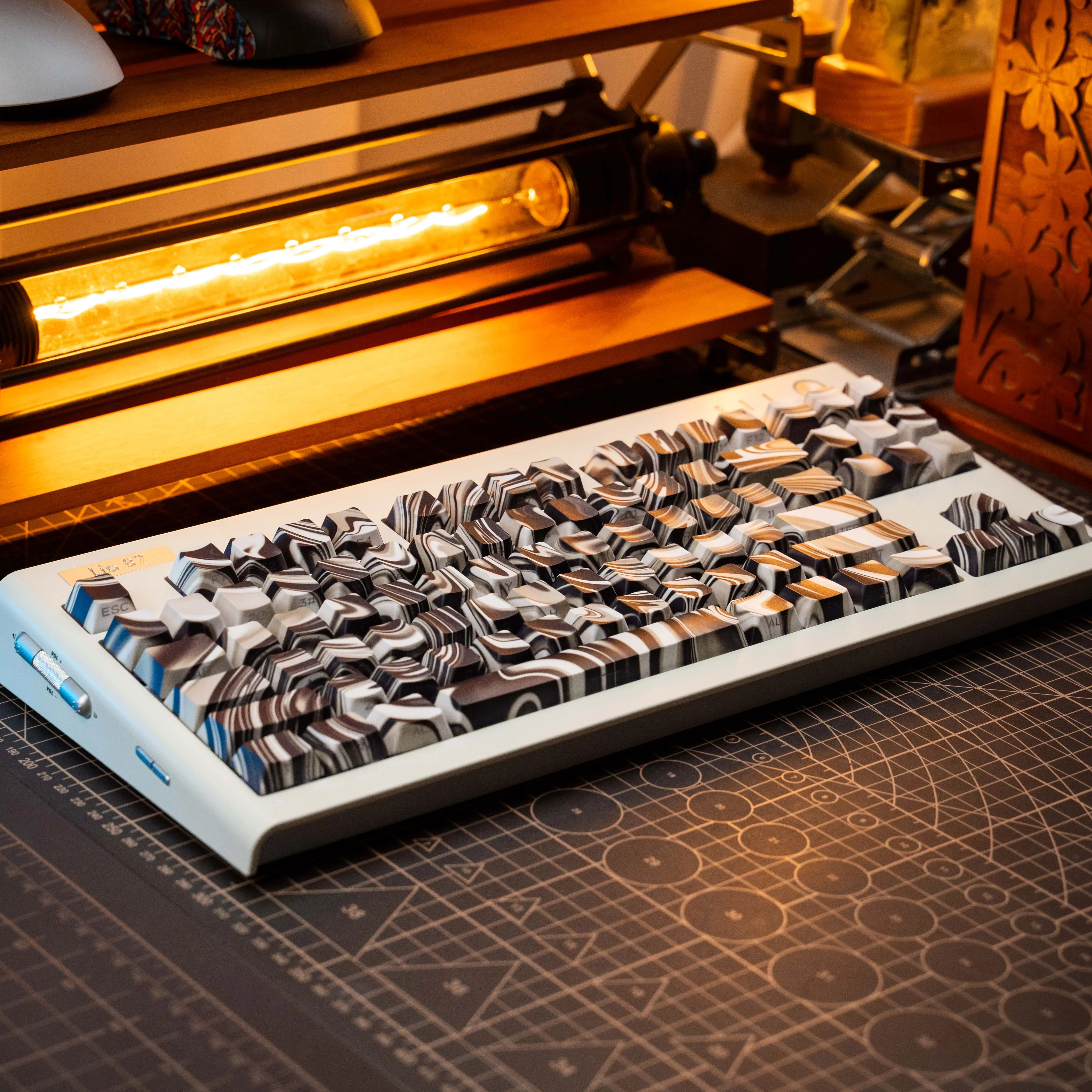 Side-Engraved Translucent Keycaps Cherry Pbt Smudged Retro Chinese Style Keycaps Disordered Theme Customized 120Keys