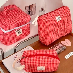 Women Quilted Plaid Makeup Bag, Travel Large Capacity Soft Cosmetic Organizer Pouch, Portable Toiletry Bags